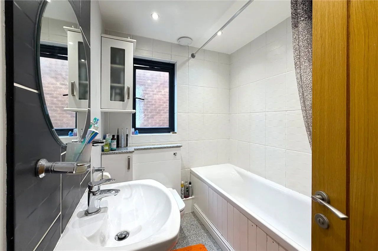 Oaklea, Ash Vale, Surrey, GU12 5HP, photo 10