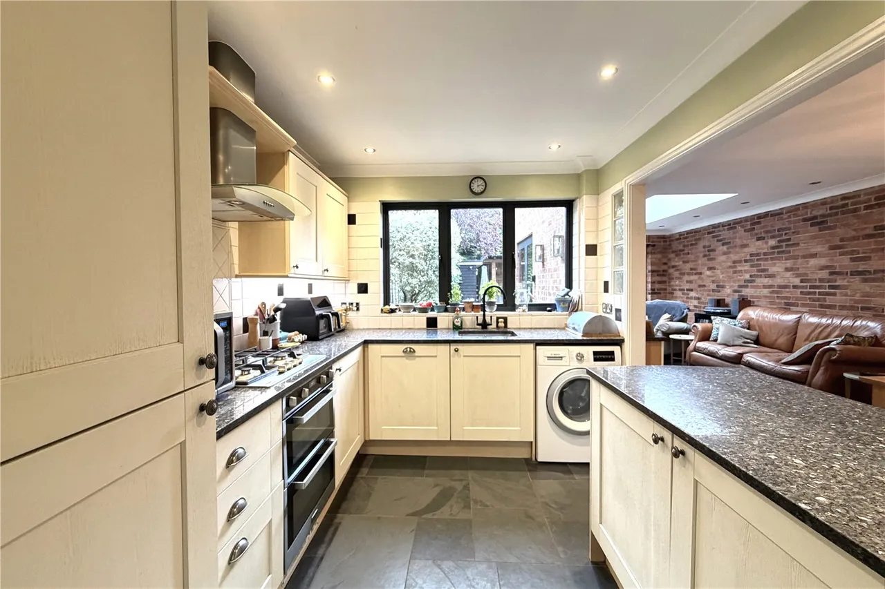 Oaklea, Ash Vale, Surrey, GU12 5HP, photo 3