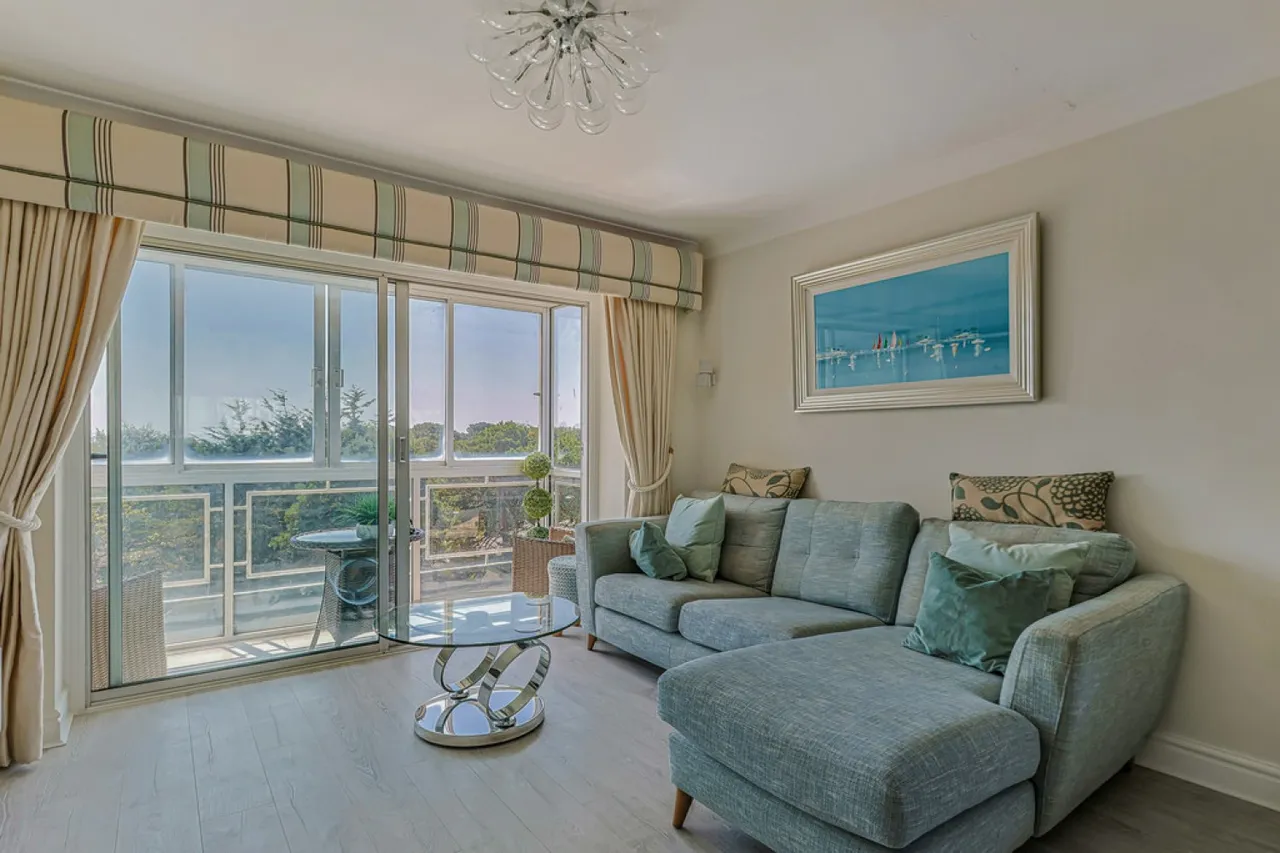 Chine Crescent Road, Bournemouth, photo 6
