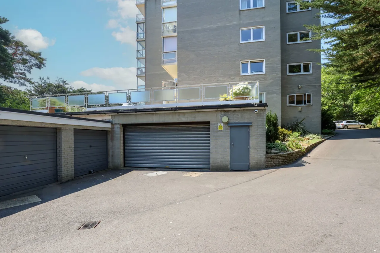 Chine Crescent Road, Bournemouth, photo 12
