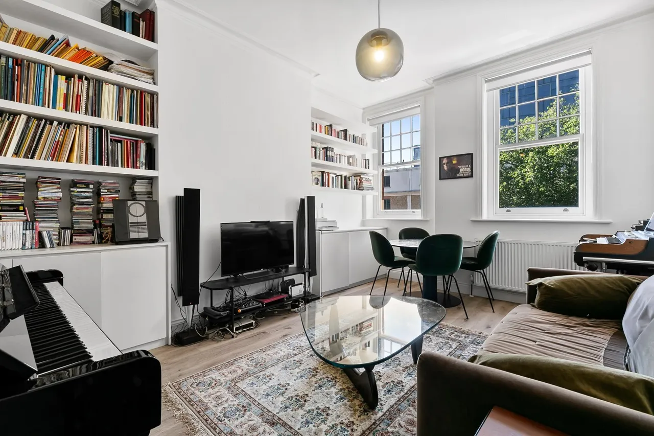 2 bed flat for sale, Vauxhall Bridge Road, London, SW1V