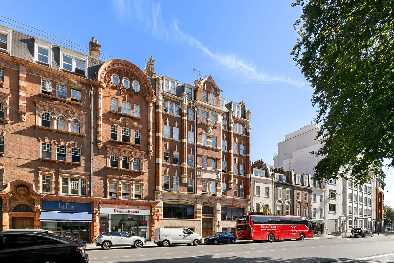 Vauxhall Bridge Road, London, SW1V, photo 6