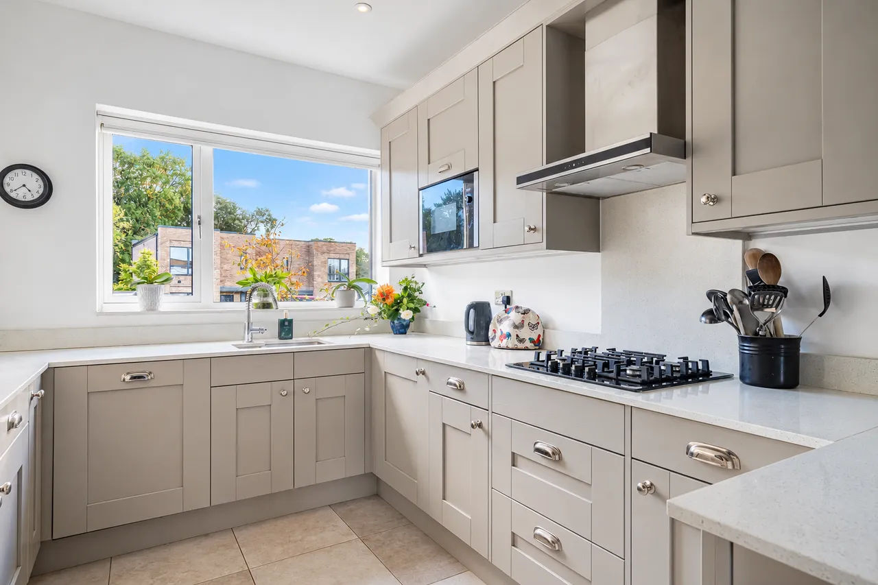 Mary King Close, Standish, GL10, photo 8