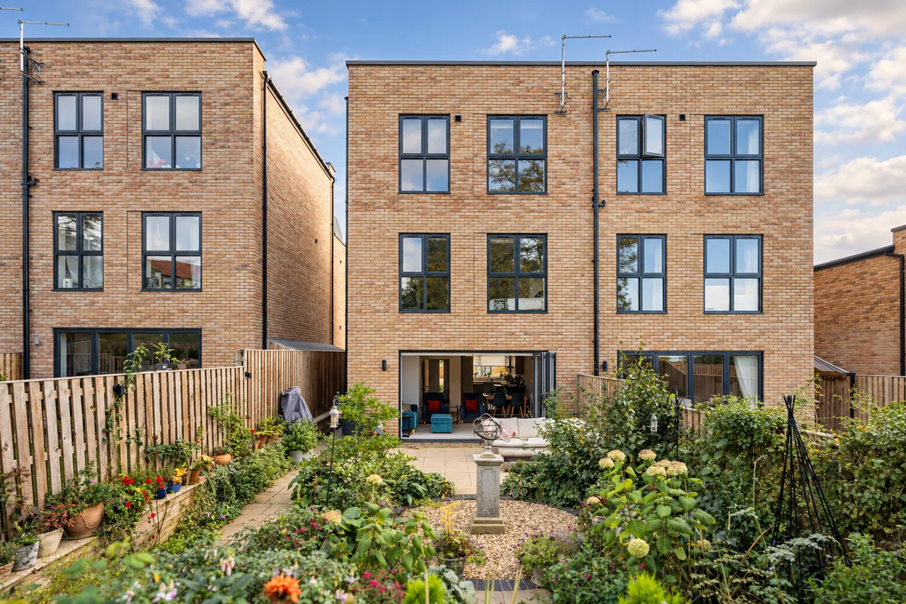Mary King Close, Standish, GL10, photo 25