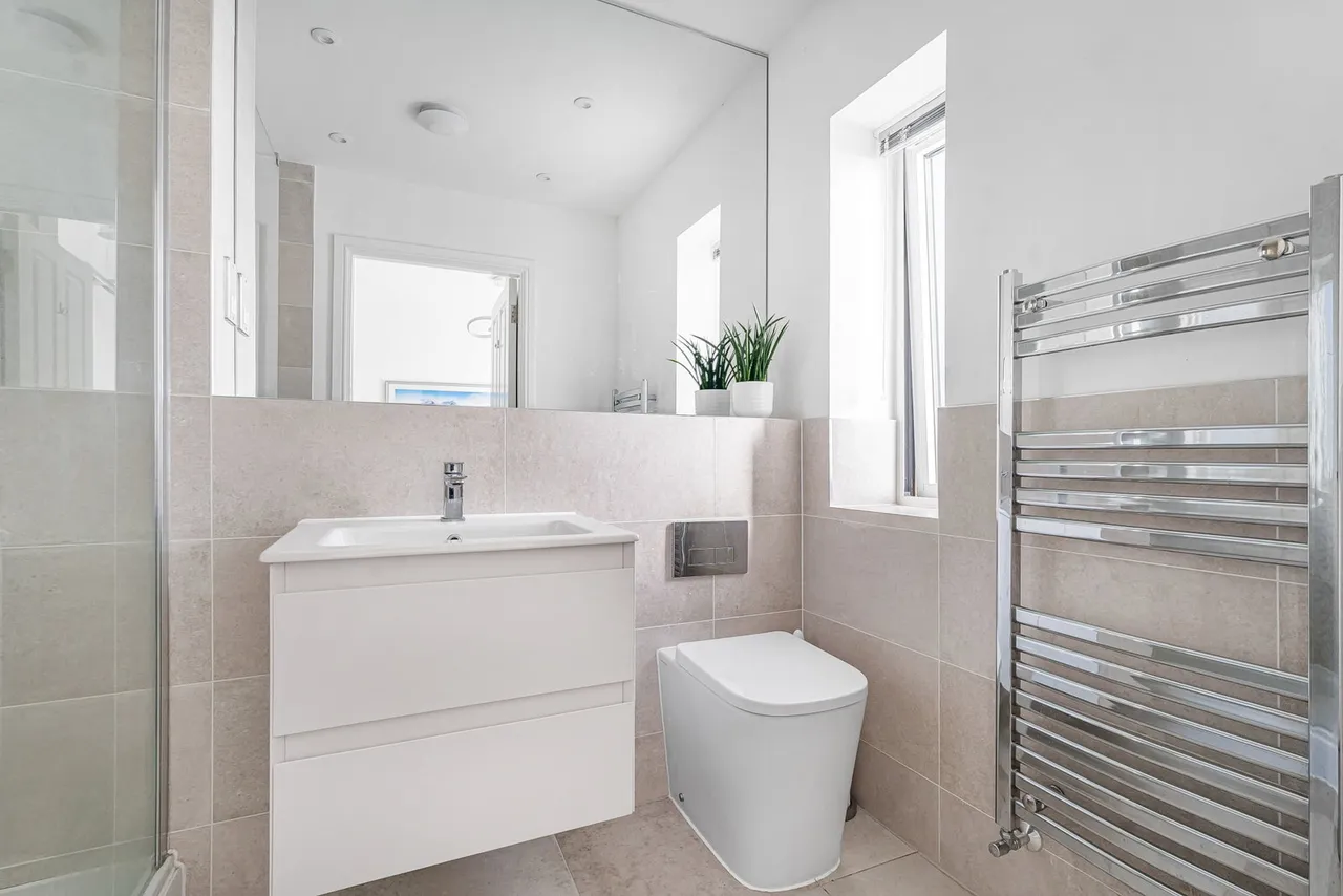 Mary King Close, Standish, GL10, photo 15