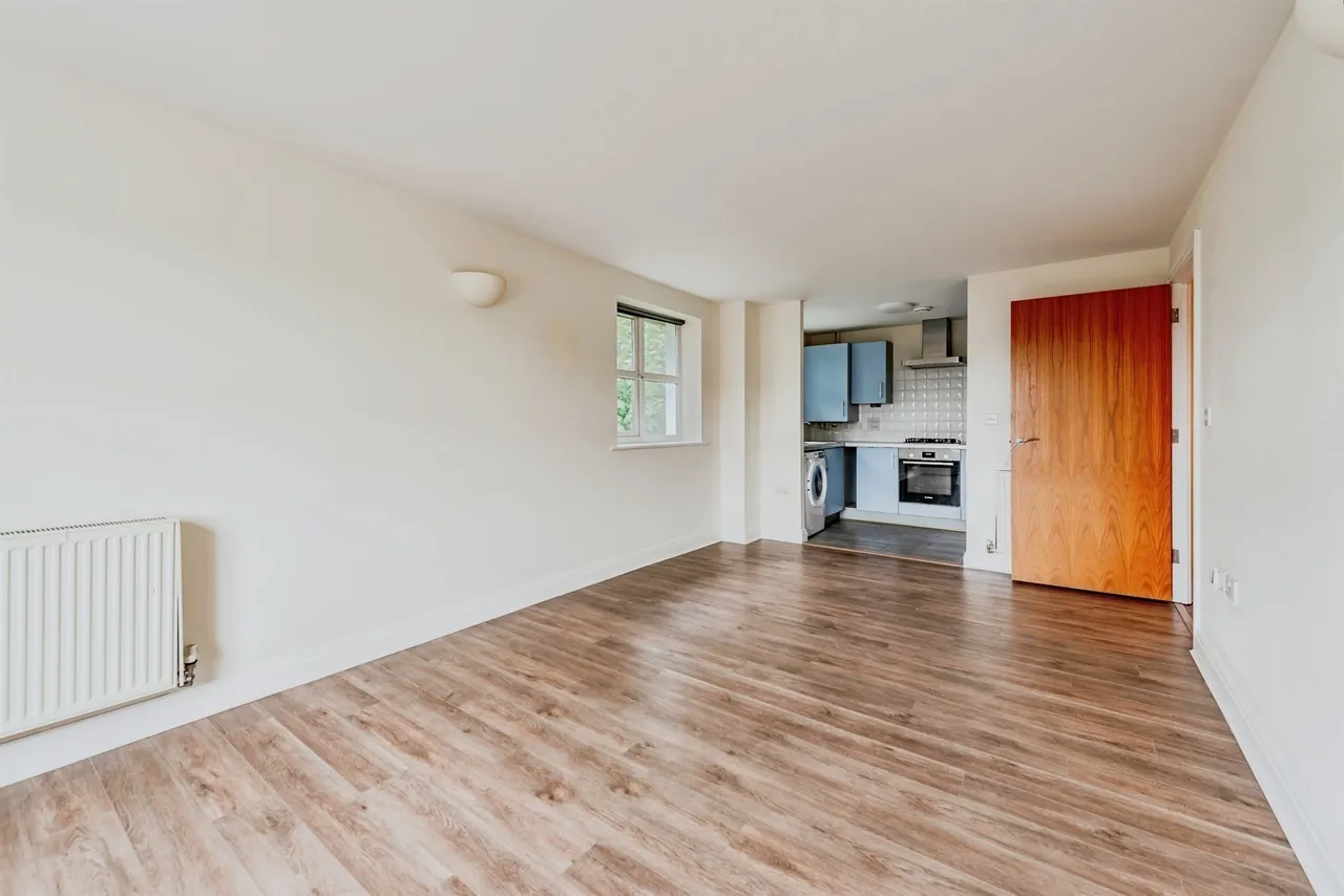 Garlands Road, Redhill, photo 4
