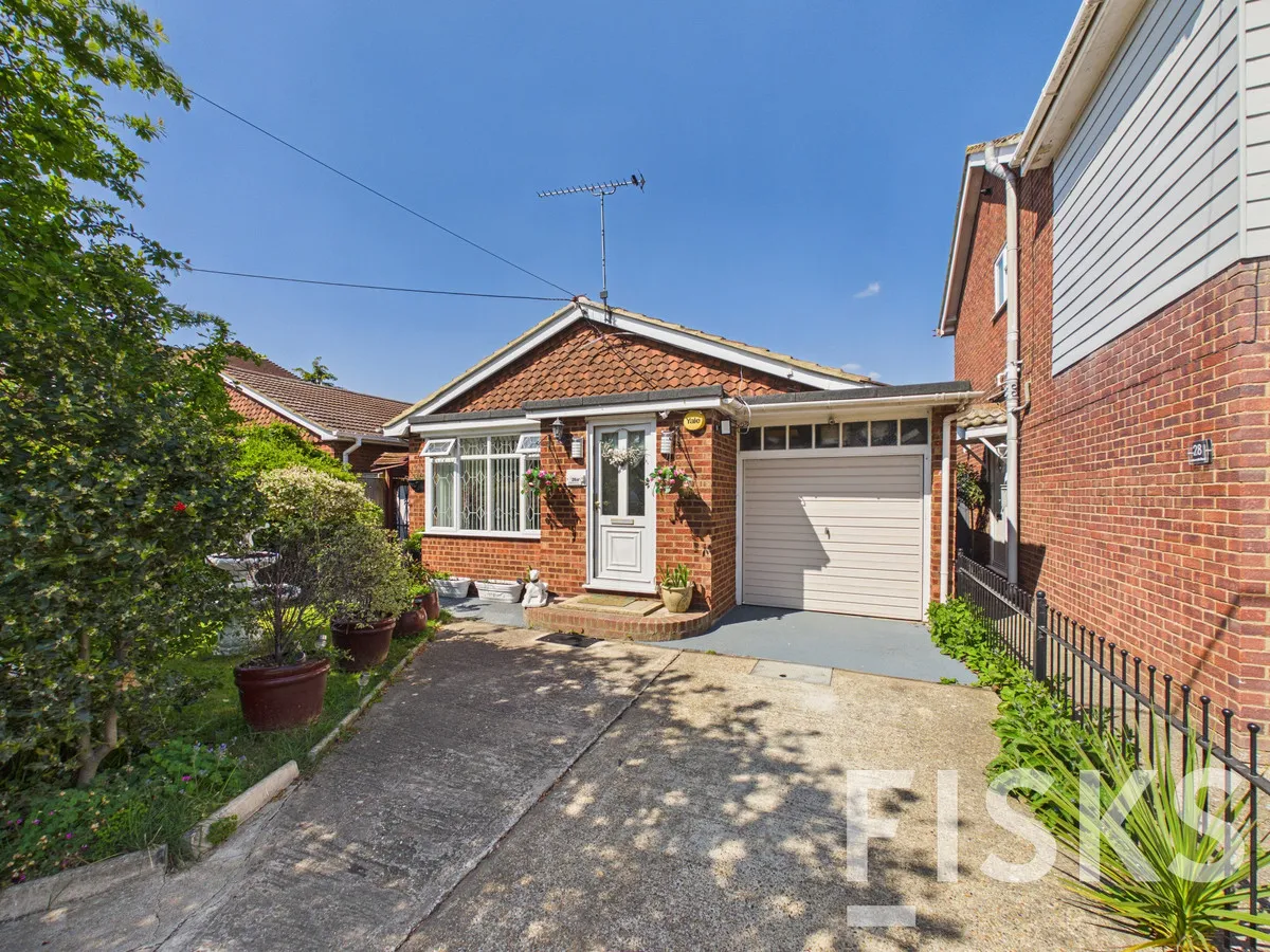 2 bed house for sale, Labworth Road, Canvey Island, SS8