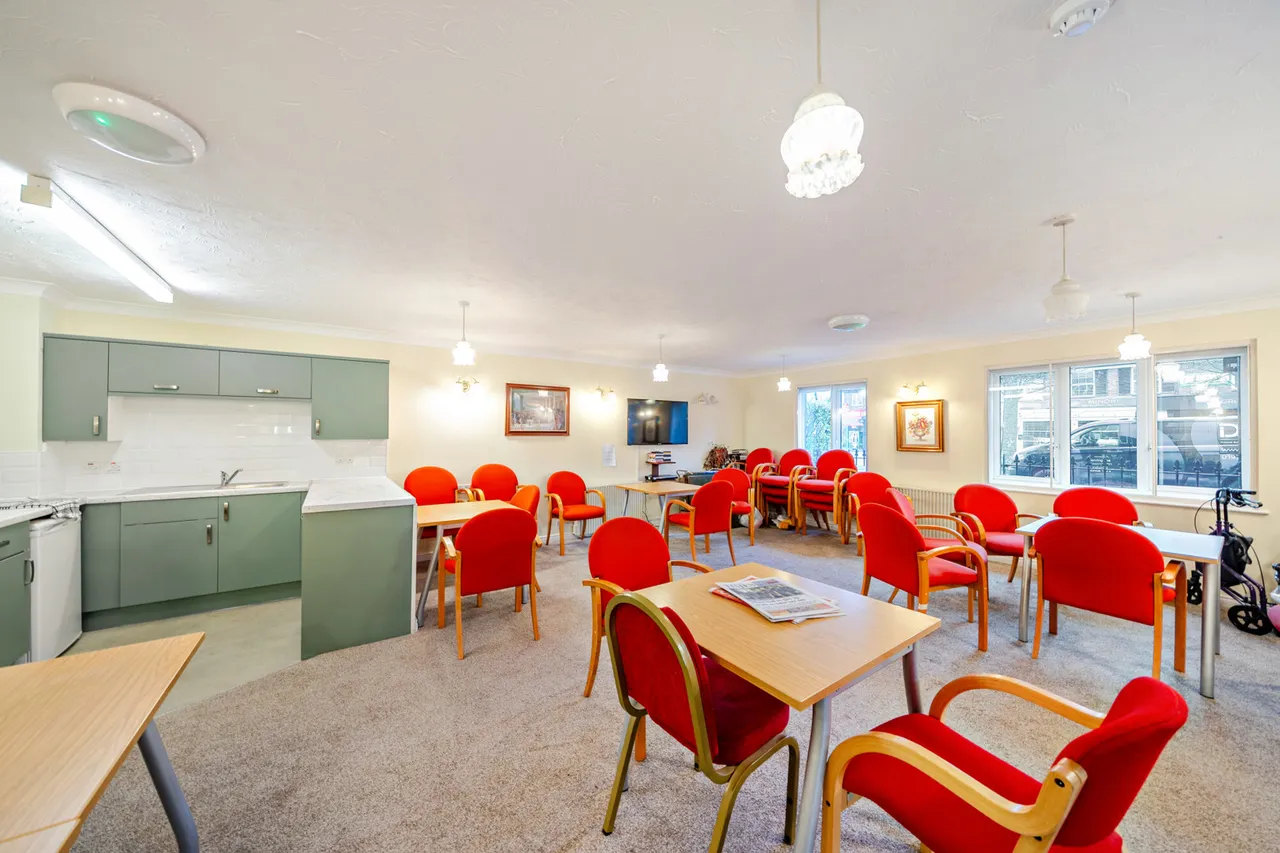 Uxbridge Road, Pinner, HA5, photo 17