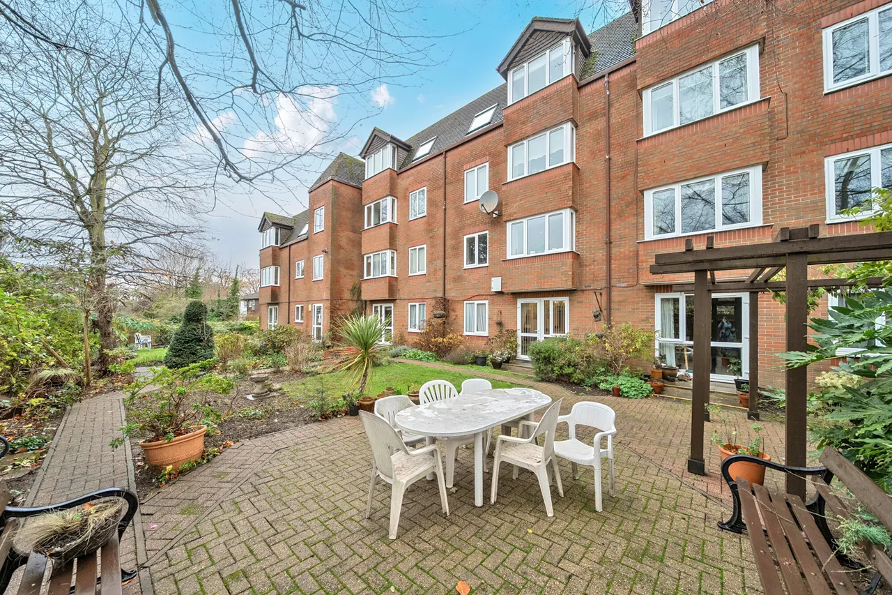 Uxbridge Road, Pinner, HA5, photo 8