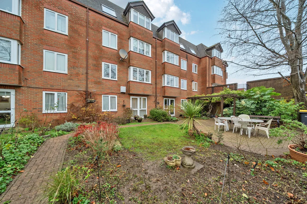 Uxbridge Road, Pinner, HA5, photo 4