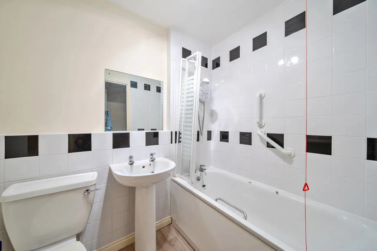 Uxbridge Road, Pinner, HA5, photo 21