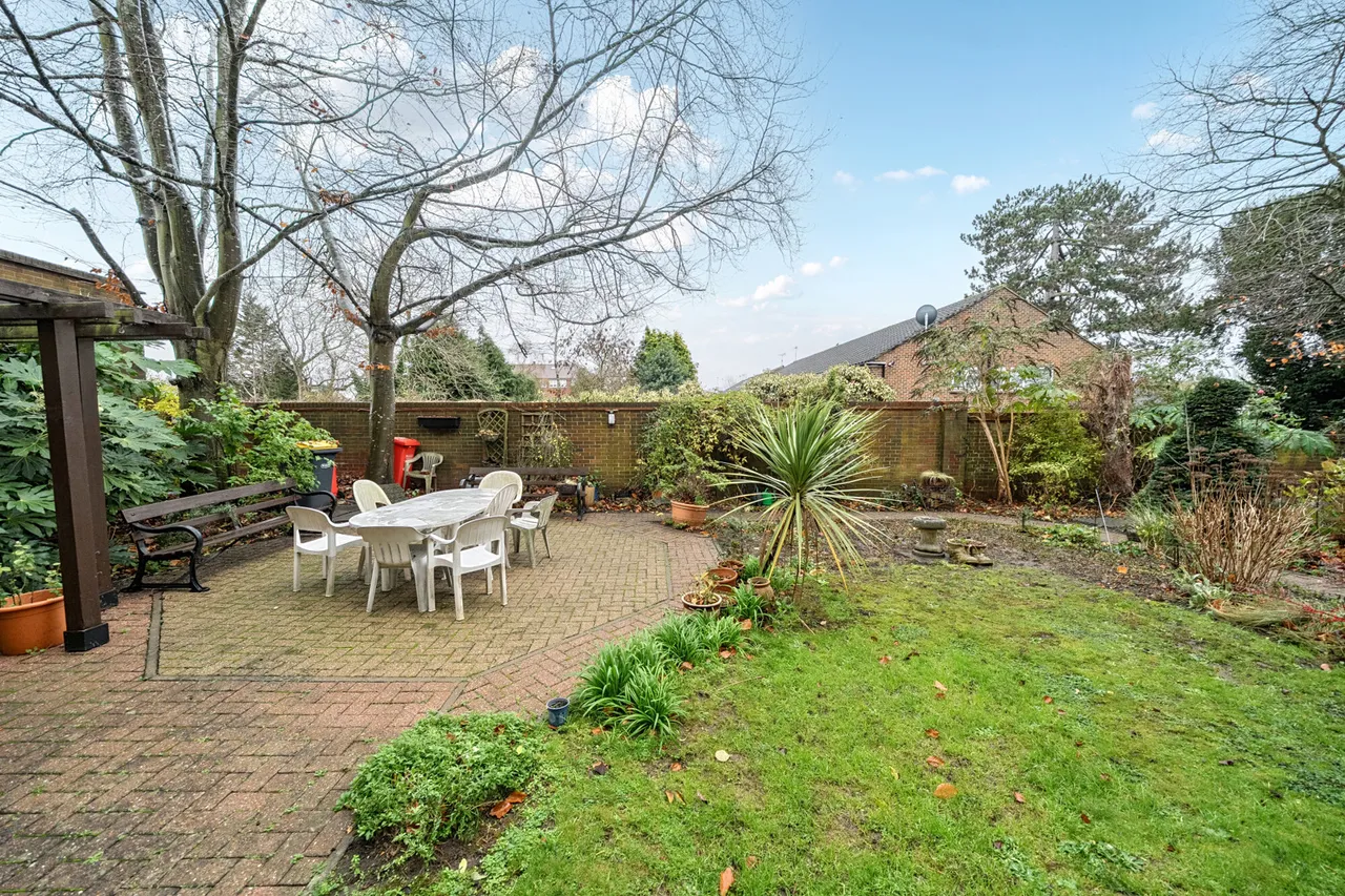 Uxbridge Road, Pinner, HA5, photo 6