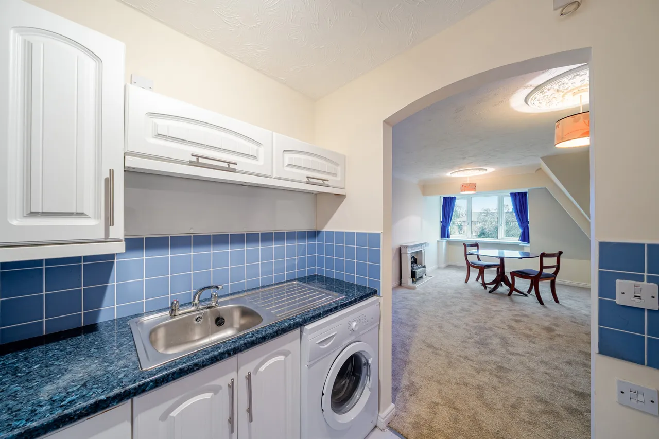 Uxbridge Road, Pinner, HA5, photo 12