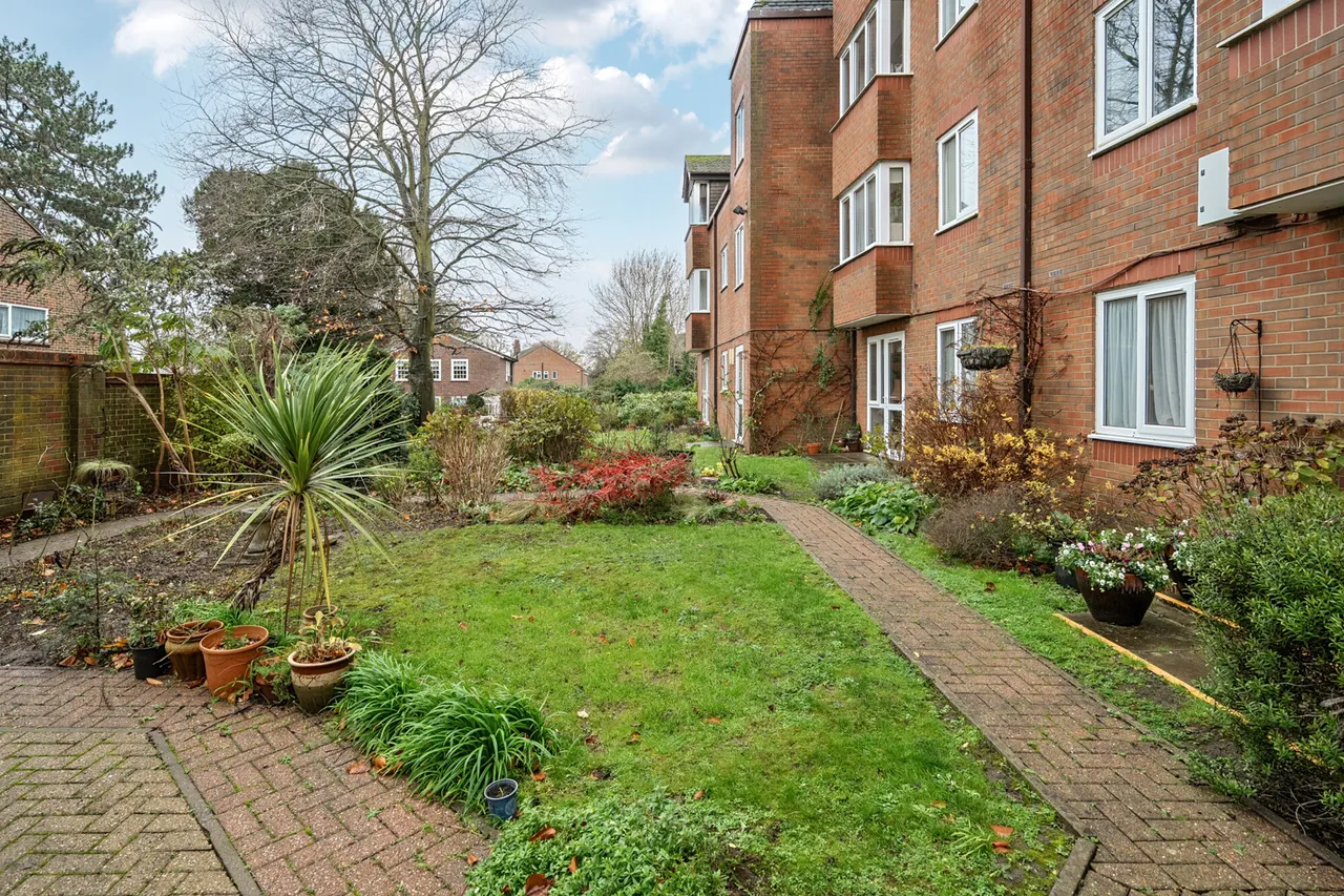 Uxbridge Road, Pinner, HA5, photo 7