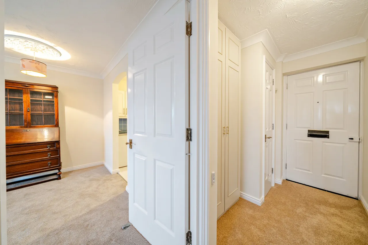 Uxbridge Road, Pinner, HA5, photo 18
