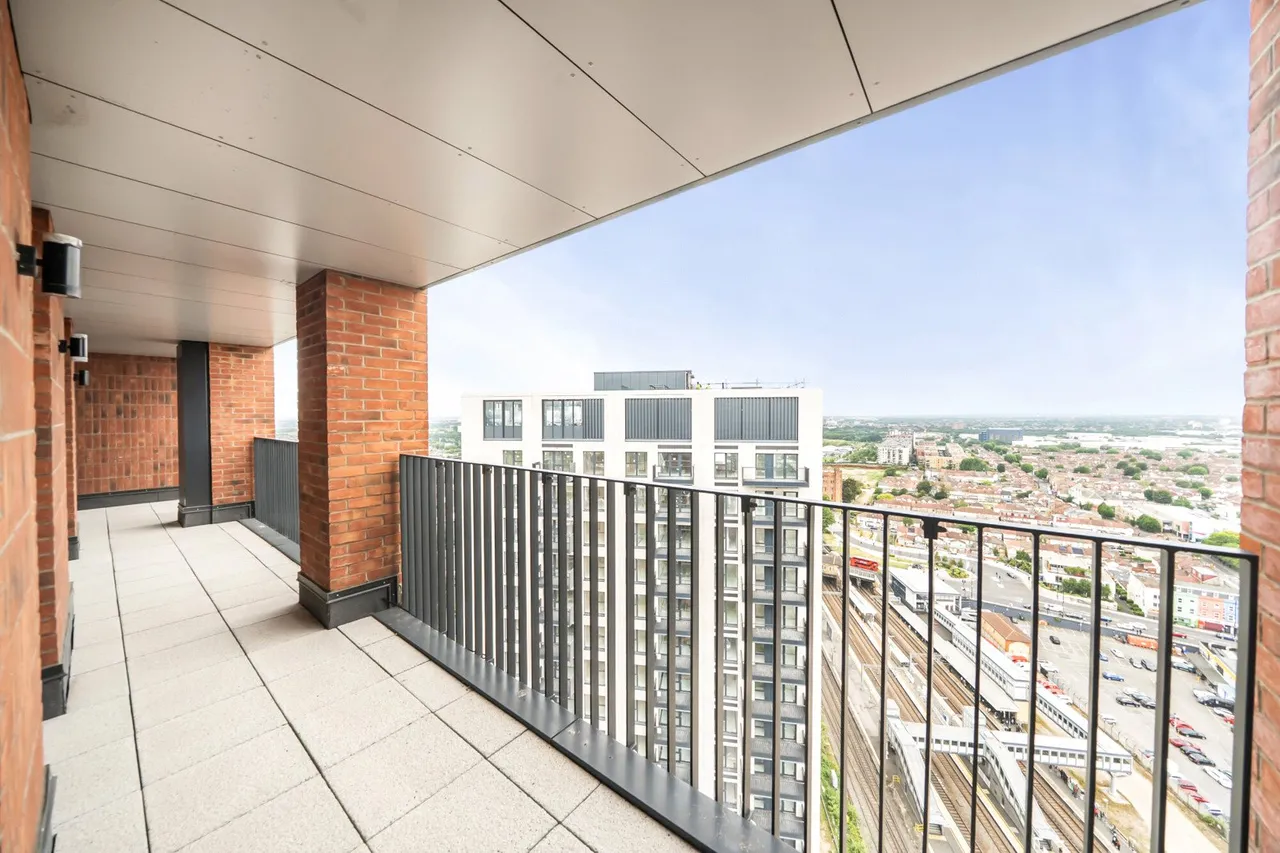 Healum Avenue, Southall Fees Apply, UB2, photo 23