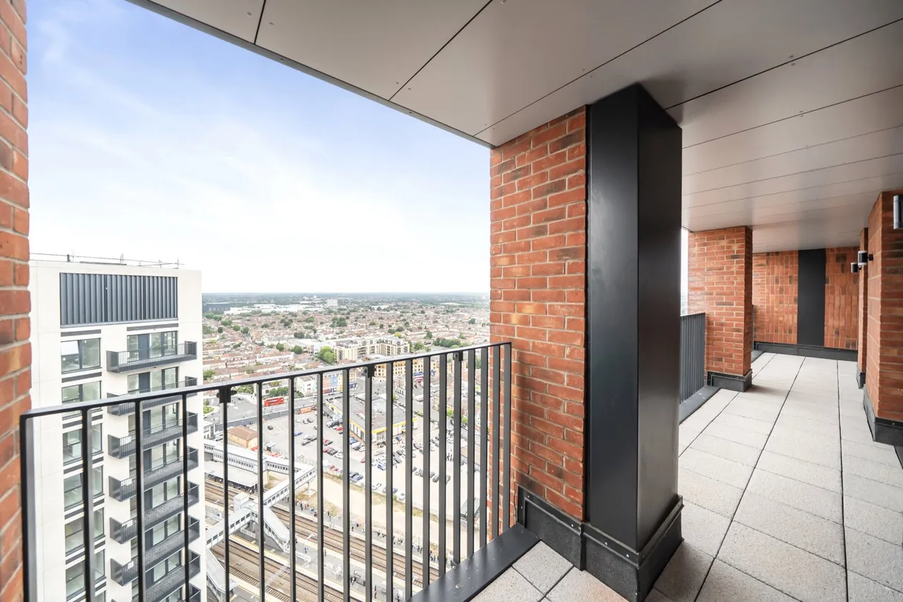 Healum Avenue, Southall Fees Apply, UB2, photo 22