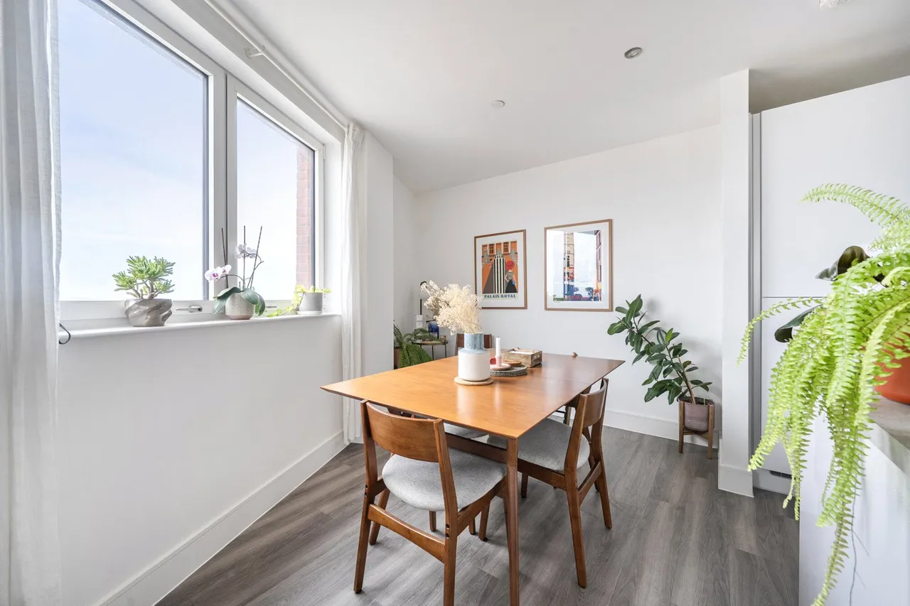 Healum Avenue, Southall Fees Apply, UB2, photo 3