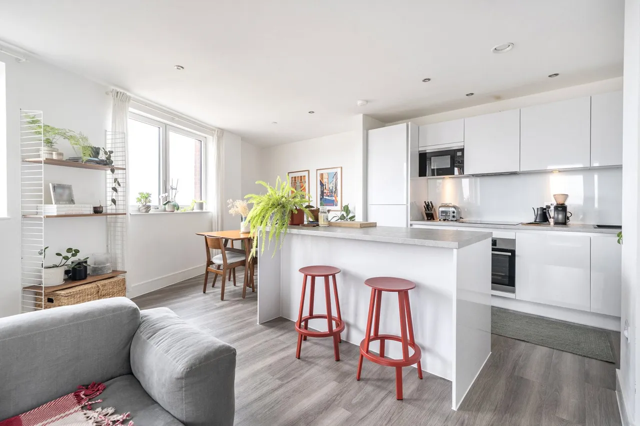Healum Avenue, Southall Fees Apply, UB2, photo 2