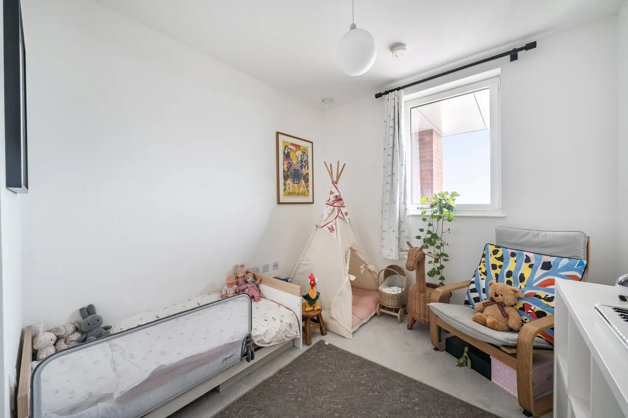 Healum Avenue, Southall Fees Apply, UB2, photo 7