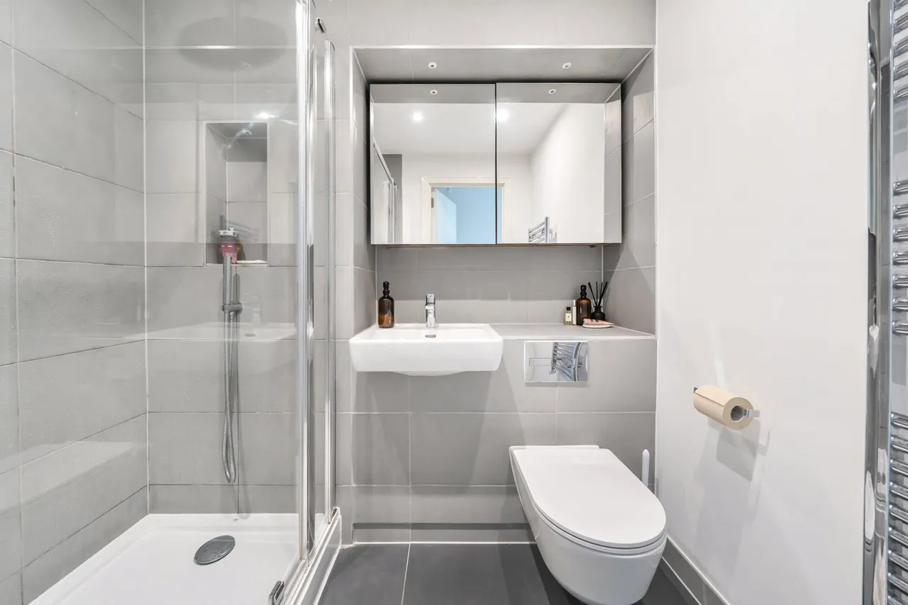 Healum Avenue, Southall Fees Apply, UB2, photo 11