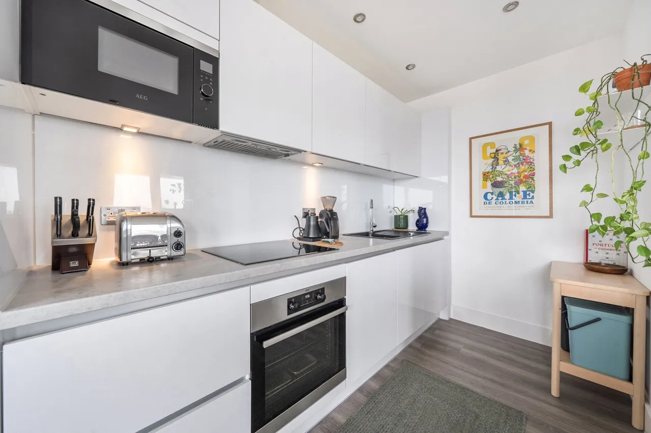 Healum Avenue, Southall Fees Apply, UB2, photo 12