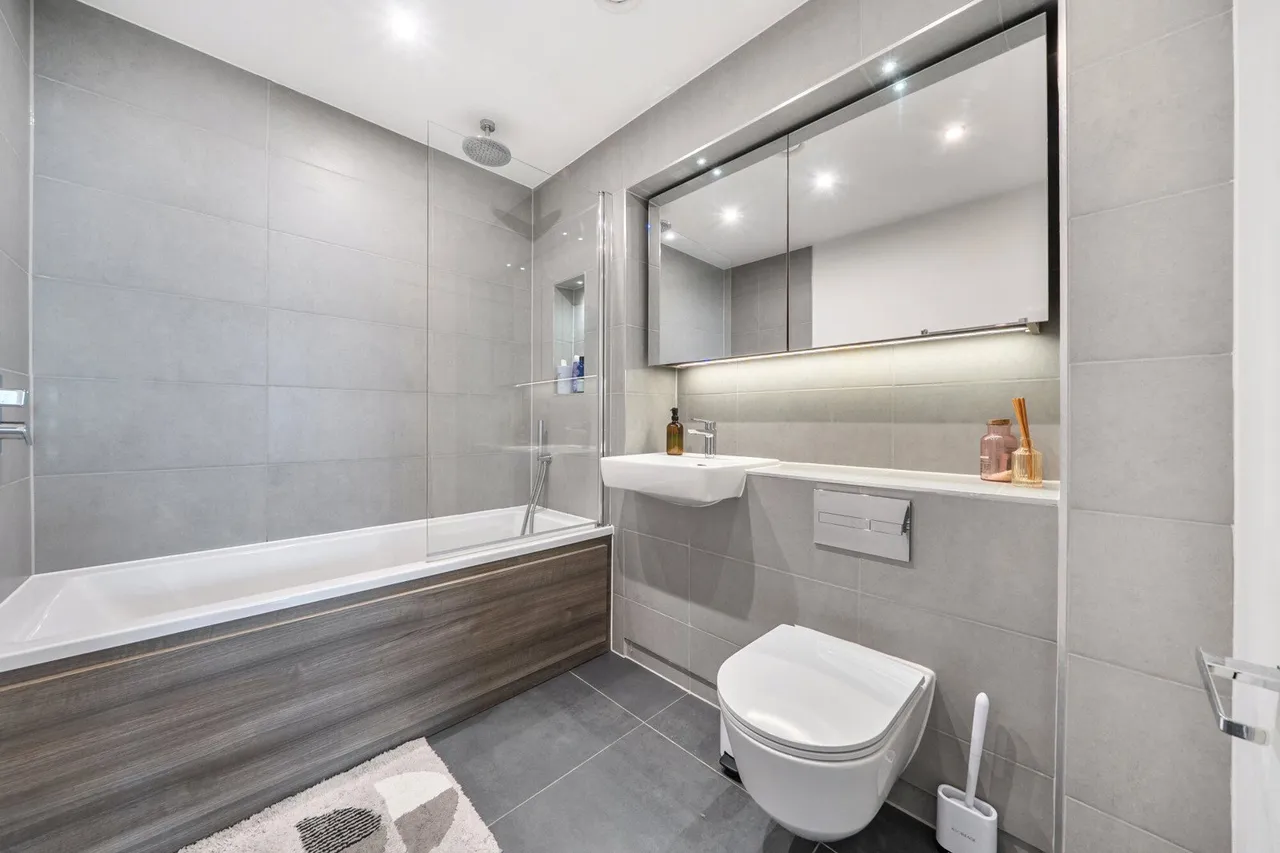 Healum Avenue, Southall Fees Apply, UB2, photo 6