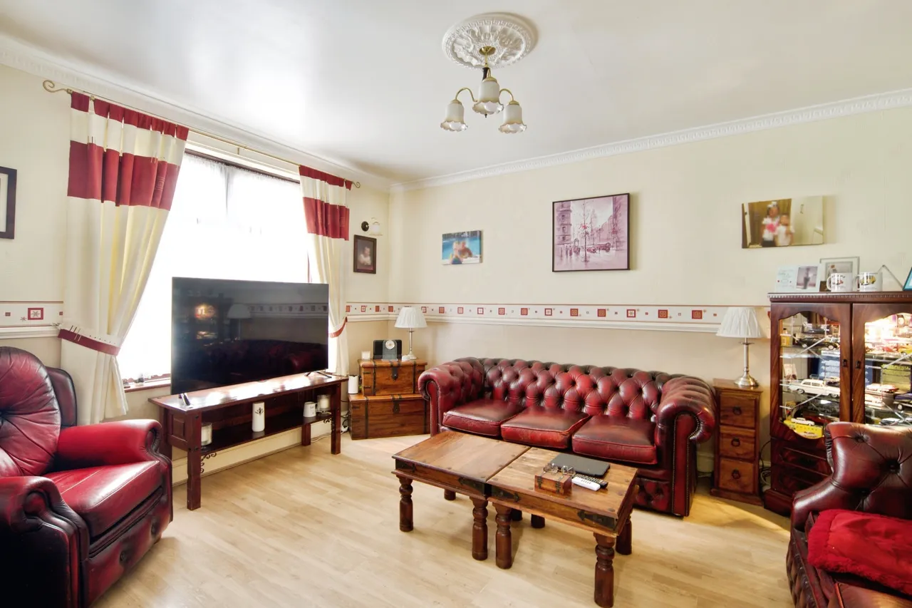 Weston Road, Dagenham, photo 3