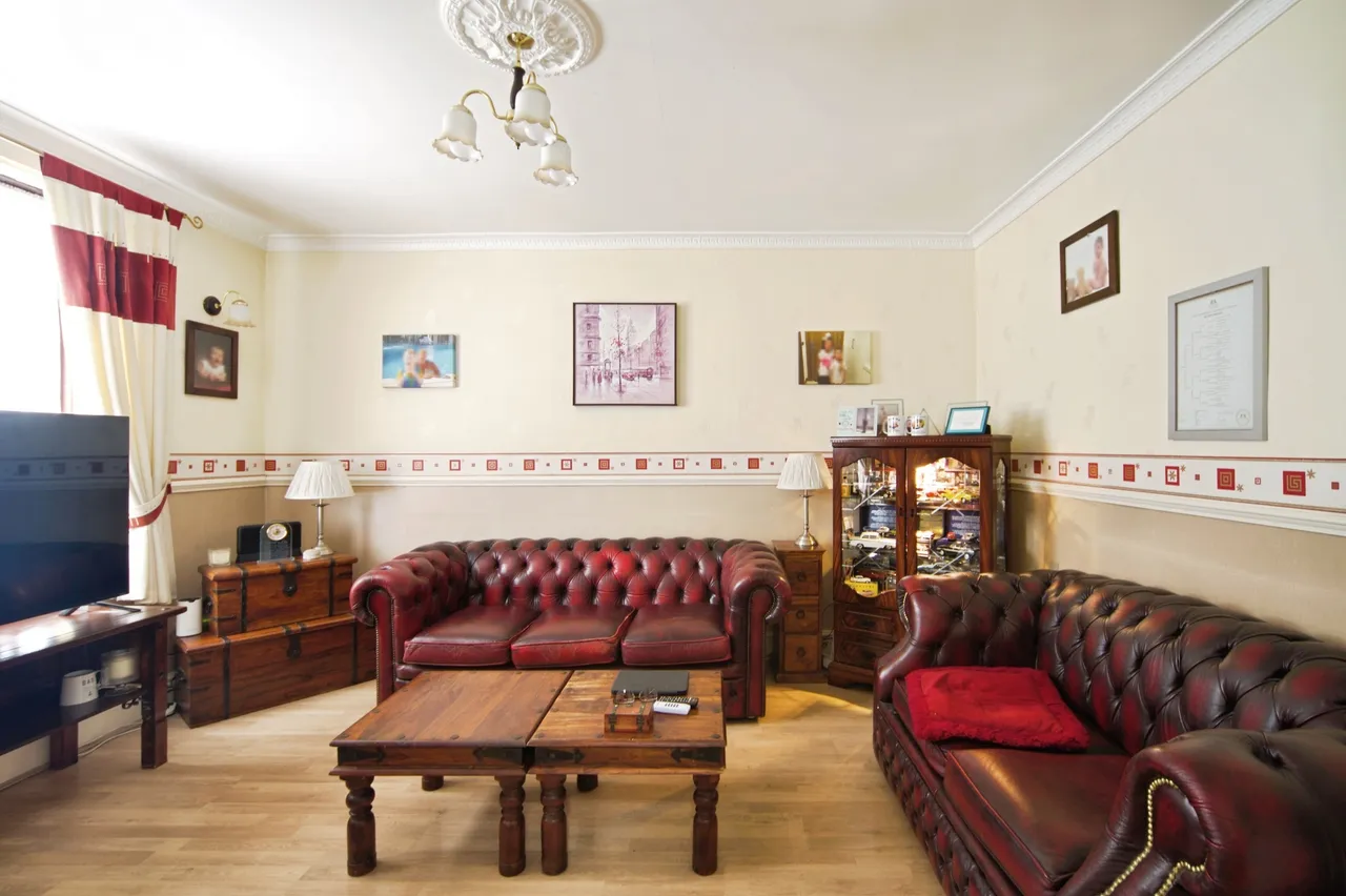 Weston Road, Dagenham, photo 4
