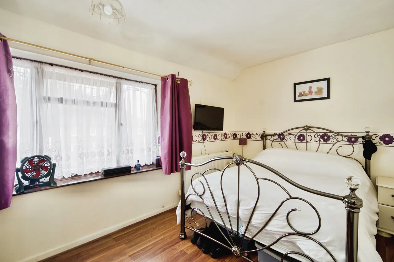Weston Road, Dagenham, photo 9