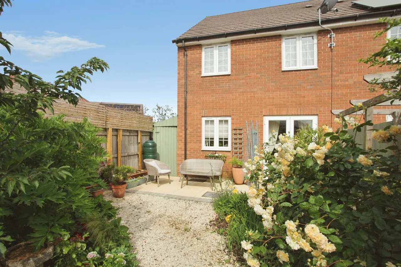 East Close, Cawston, CV22, photo 13