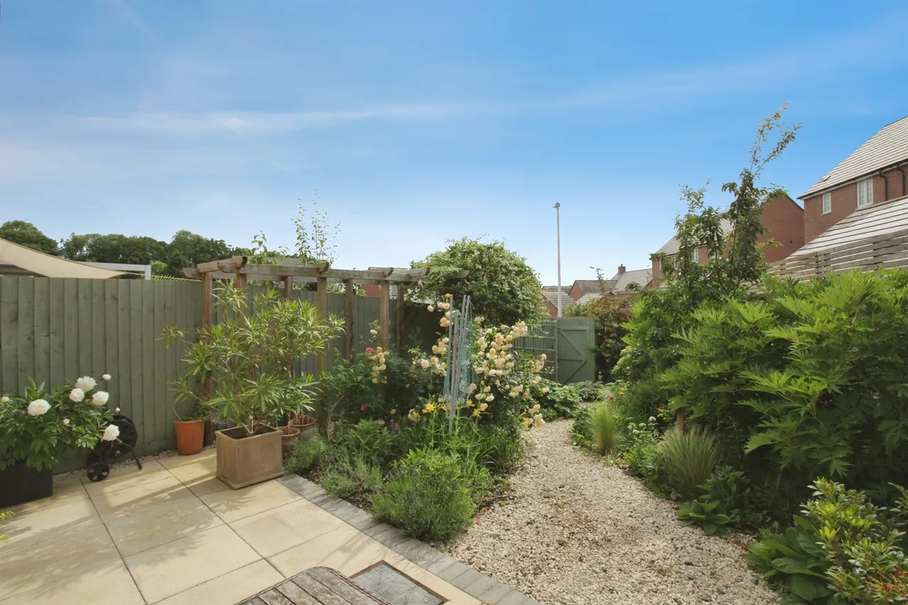East Close, Cawston, CV22, photo 12