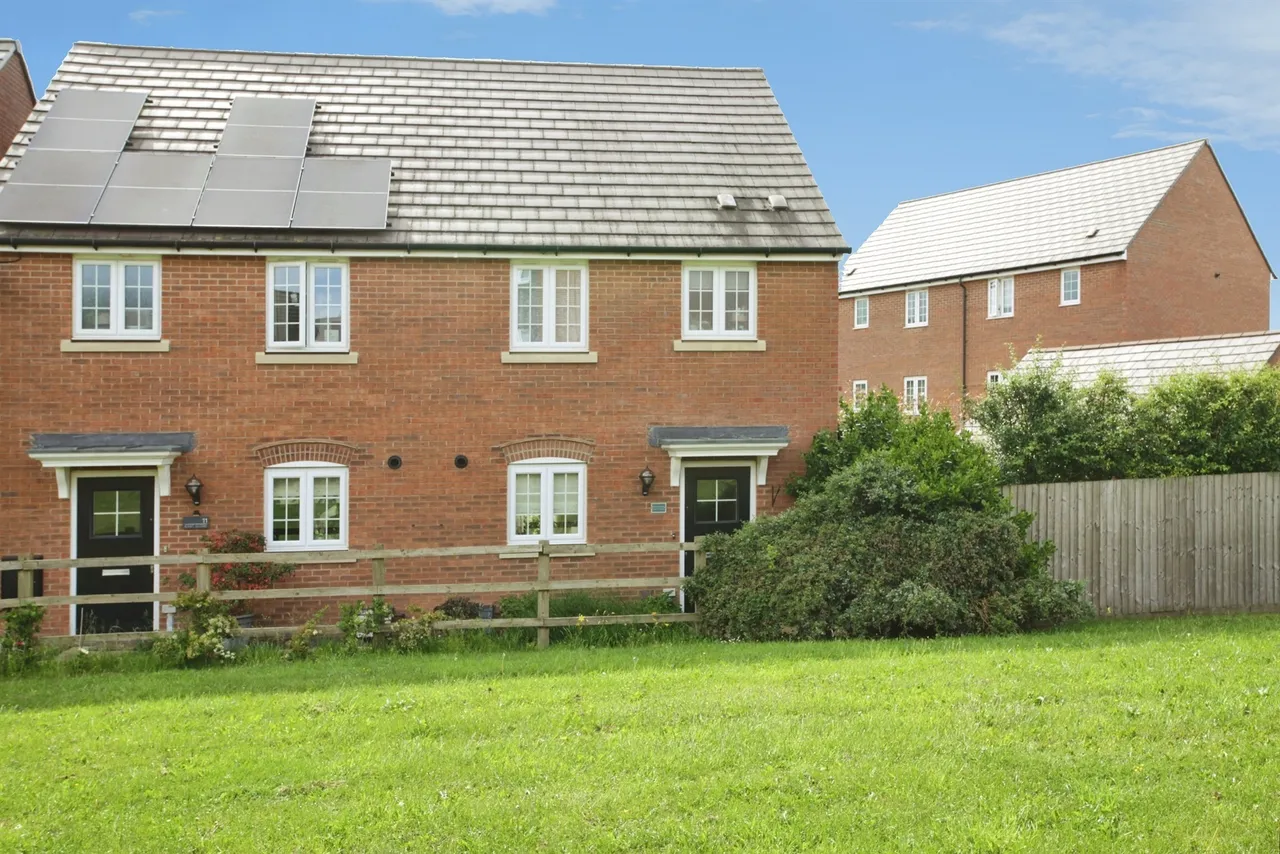 East Close, Cawston, CV22, photo 14
