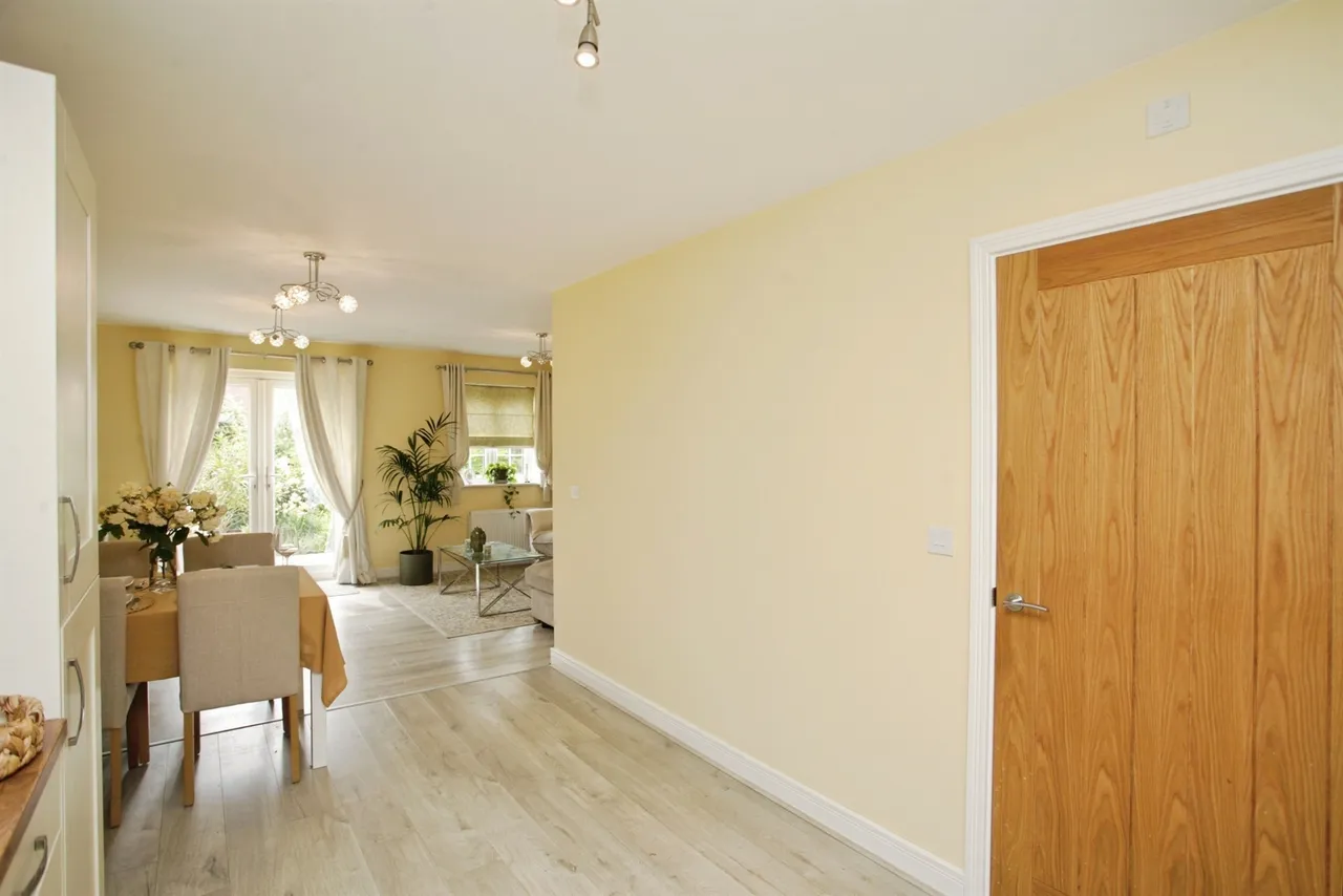 East Close, Cawston, CV22, photo 17