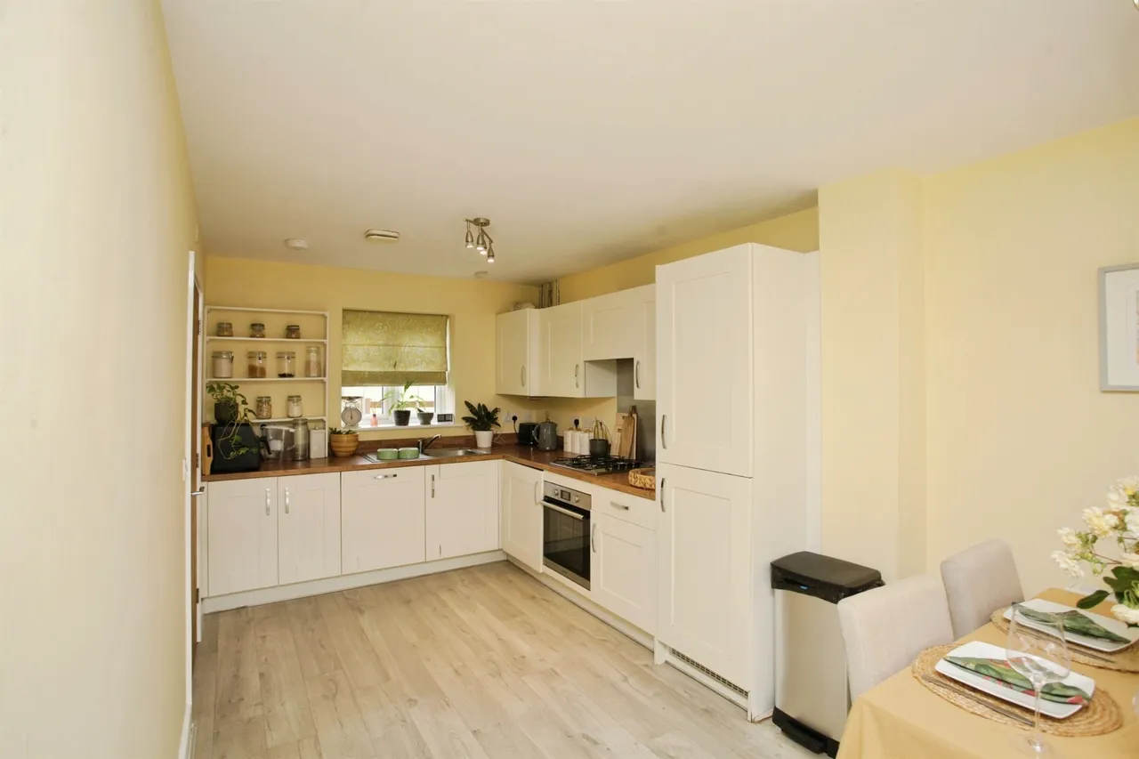 East Close, Cawston, CV22, photo 15