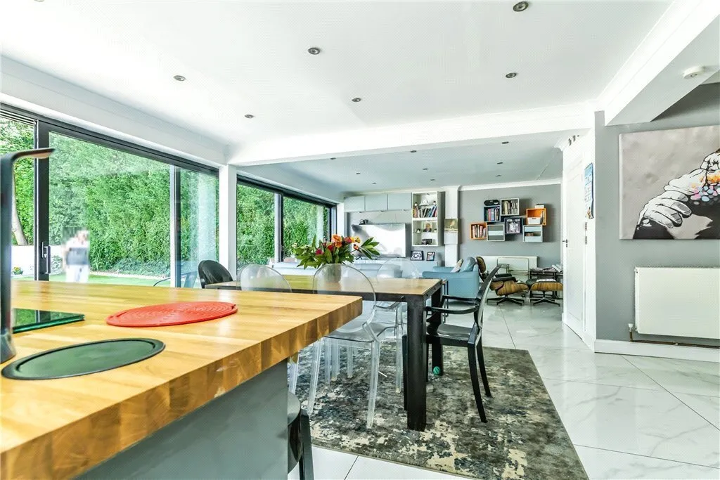 St. Michaels Road, Caterham, Surrey, CR3, photo 11