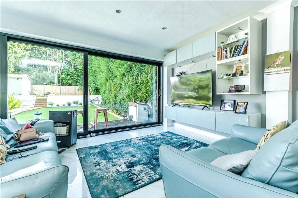 St. Michaels Road, Caterham, Surrey, CR3, photo 5