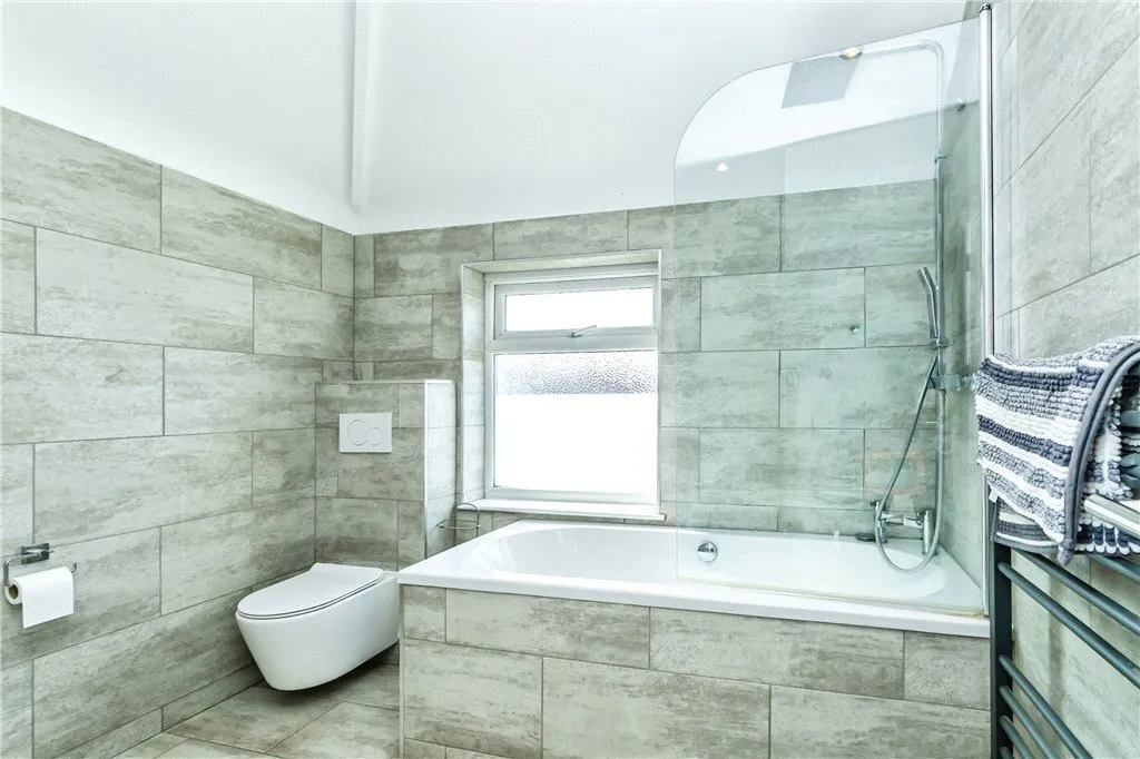 St. Michaels Road, Caterham, Surrey, CR3, photo 10