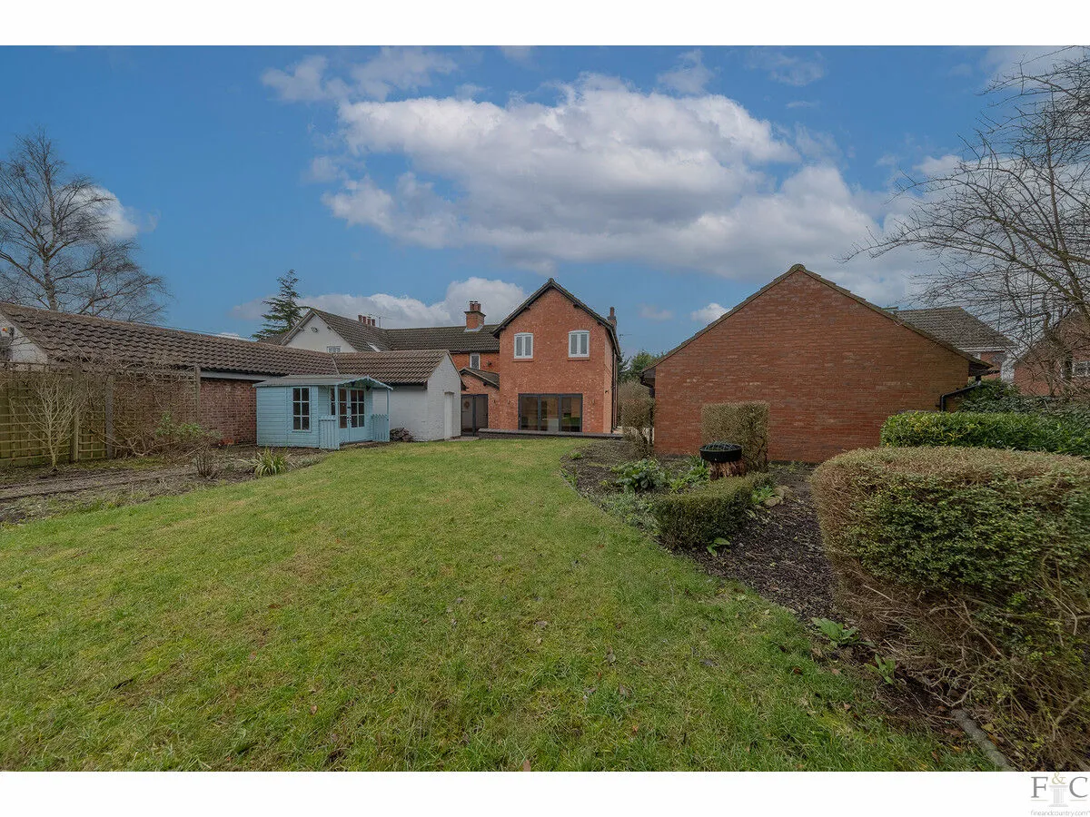 The Square, Newton Harcourt, LE8, photo 4