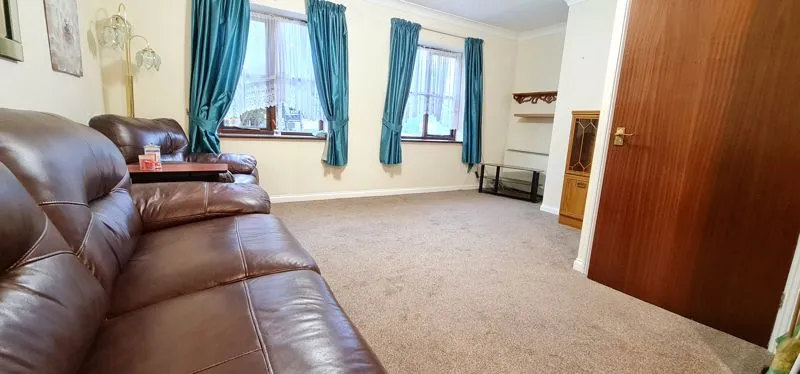 Rayleigh Road, Leigh-On-Sea, Essex, SS9 5PZ, photo 5