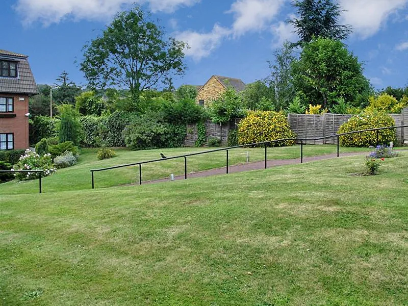 Rayleigh Road, Leigh-On-Sea, Essex, SS9 5PZ, photo 16