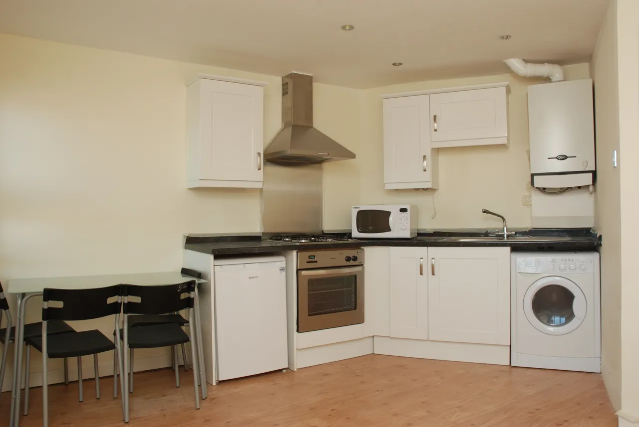 26 The Turret, 295 Rayners Lane, Harrow, photo 2