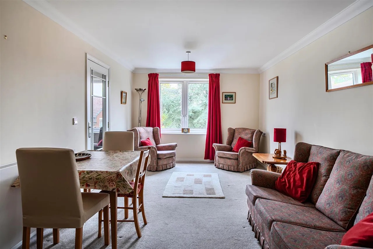 Stokefield Close, Thornbury, BS35, photo 7
