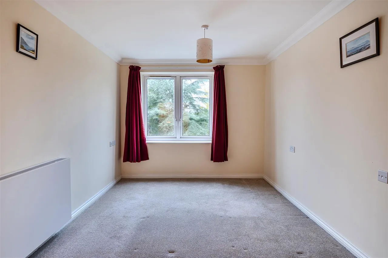 Stokefield Close, Thornbury, BS35, photo 9