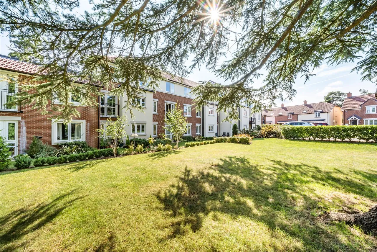 Stokefield Close, Thornbury, BS35, photo 12