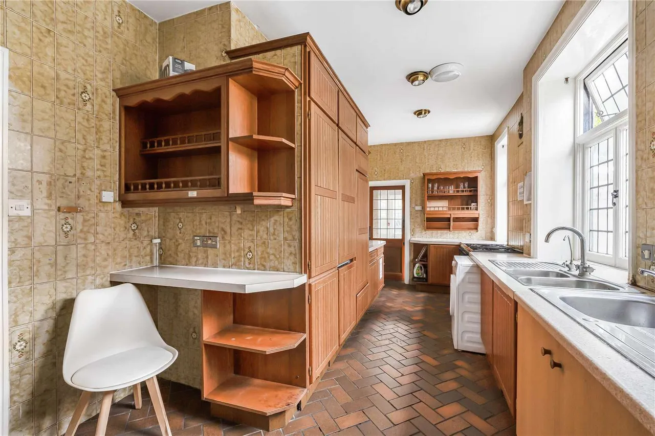 West Lodge Avenue, Ealing Common, London, W3 9SF, photo 6