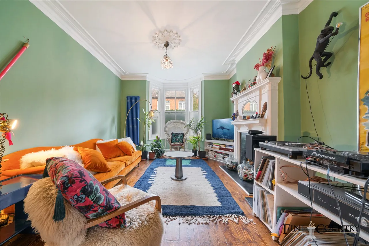 6 bed house for sale, Lechmere Road, London