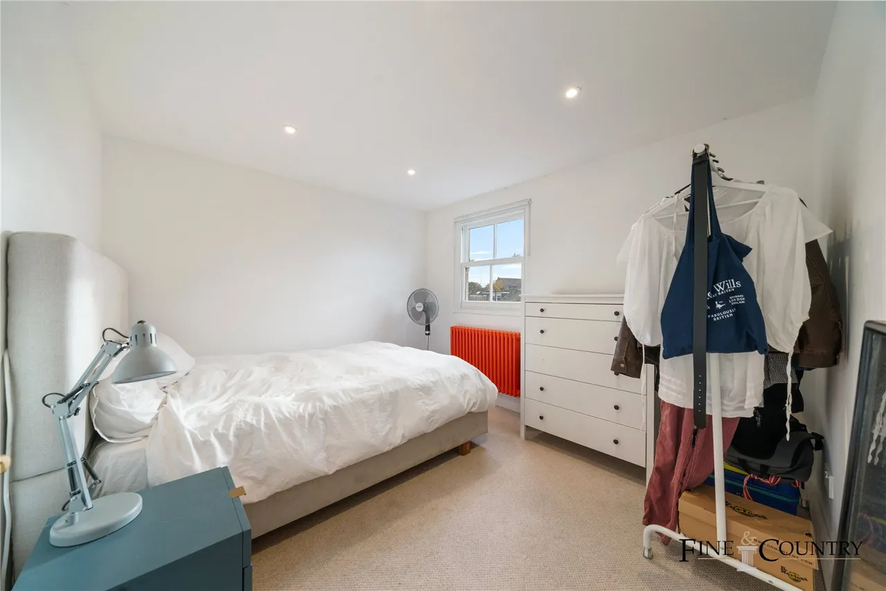 Lechmere Road, London, photo 10