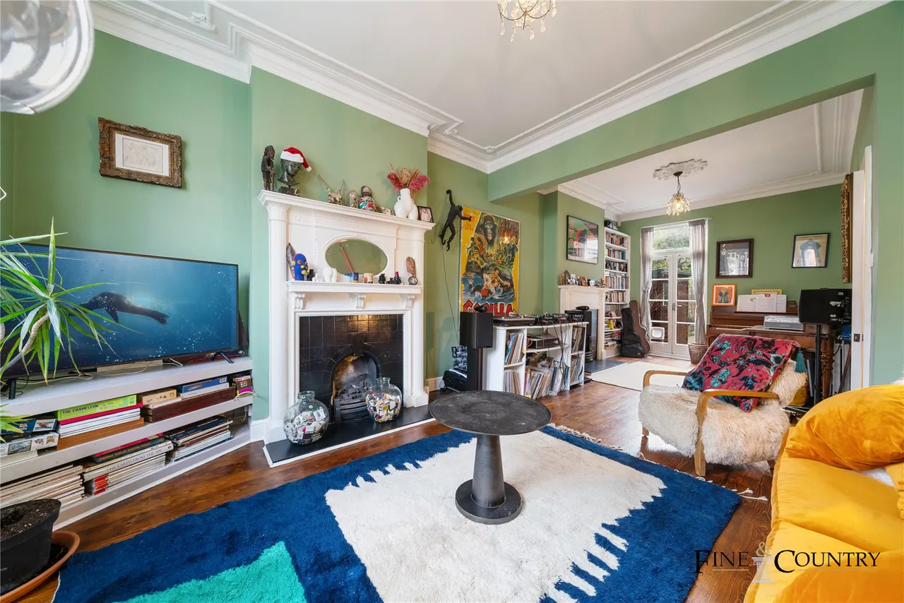 Lechmere Road, London, photo 3