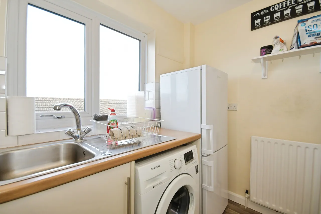 Burns Drive, Dronfield, photo 8